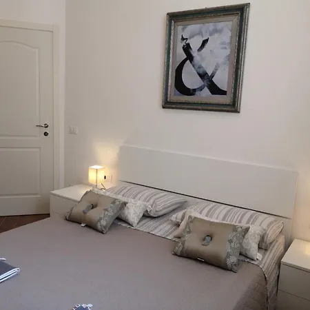 Campagna, Indipendente Con Giardino 500 Mq E Piscina Privati Holiday home
