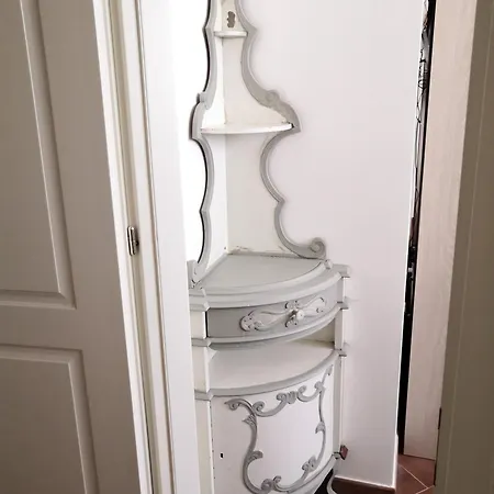 Campagna, Indipendente Con Giardino 500 Mq E Piscina Privati *