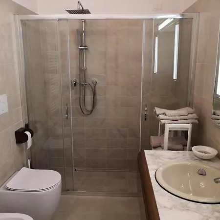 Campagna, Indipendente Con Giardino 500 Mq E Piscina Privati